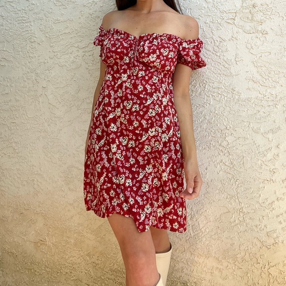 ❤️ SOLD ❤️ Red Floral Mini Midi Dress - Picture 2 of 3